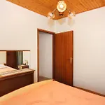 Apartment With Parking Space Jezera, Murter - 5093