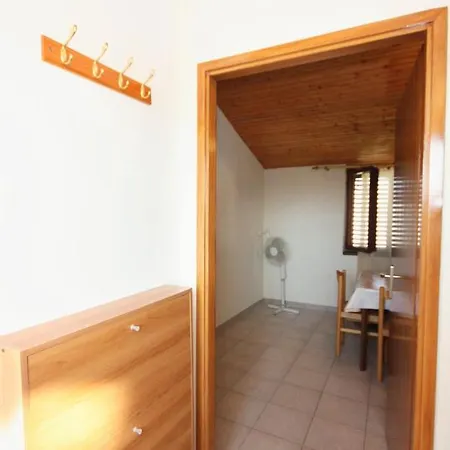 Apartman With Parking Space Jezera, Murter - 5093 Jezera
