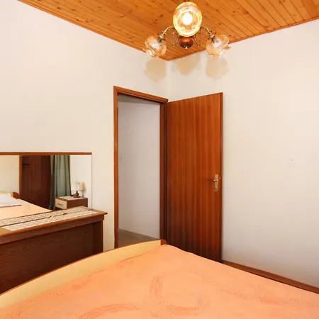 Appartement With Parking Space Jezera, Murter - 5093